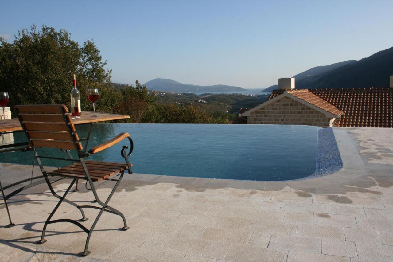 Вилла Lavender House With Shared Pool Херцег-Нови Экстерьер фото