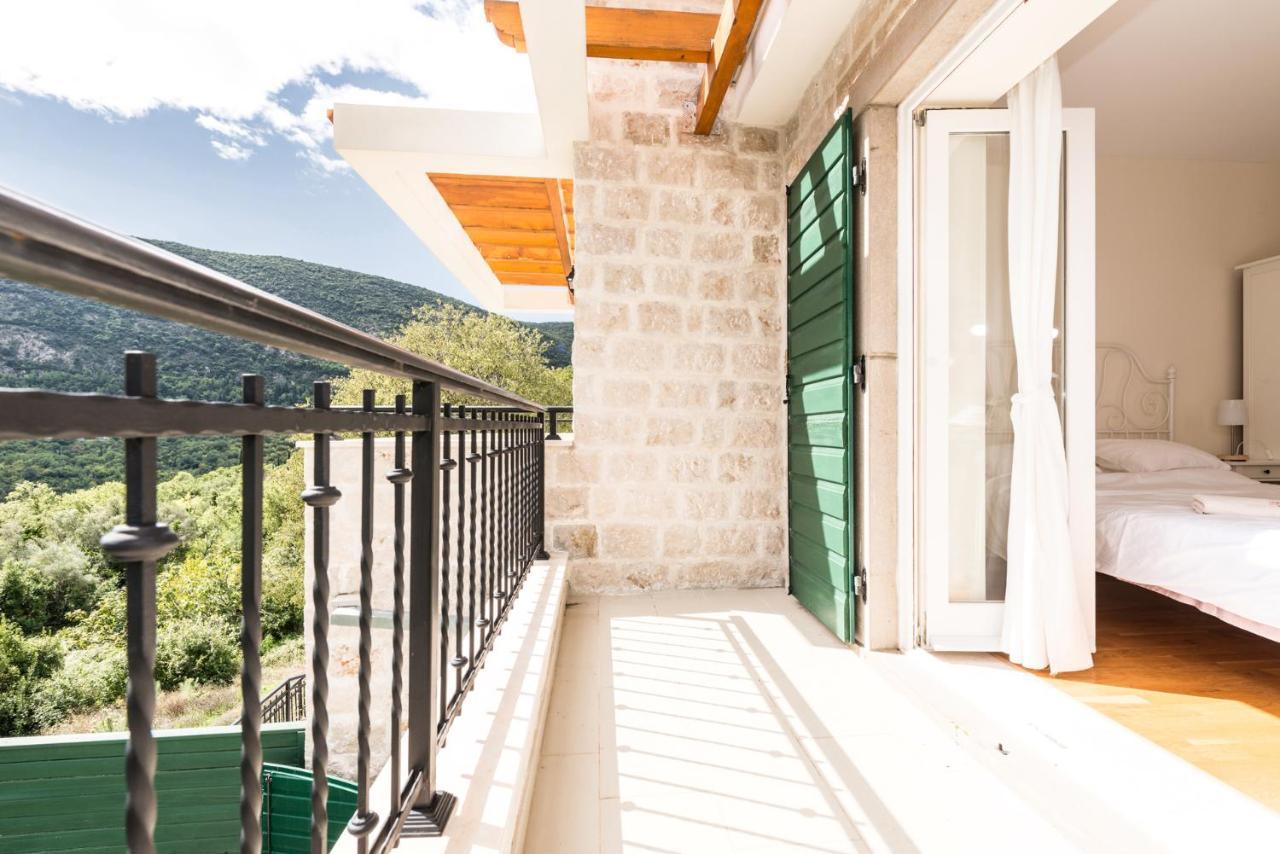 Вилла Lavender House With Shared Pool Херцег-Нови Экстерьер фото